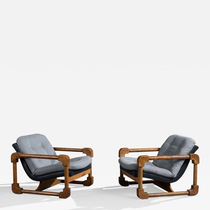Argentine Designer Lounge Chairs with Oak and Fabric Argentina 1970s