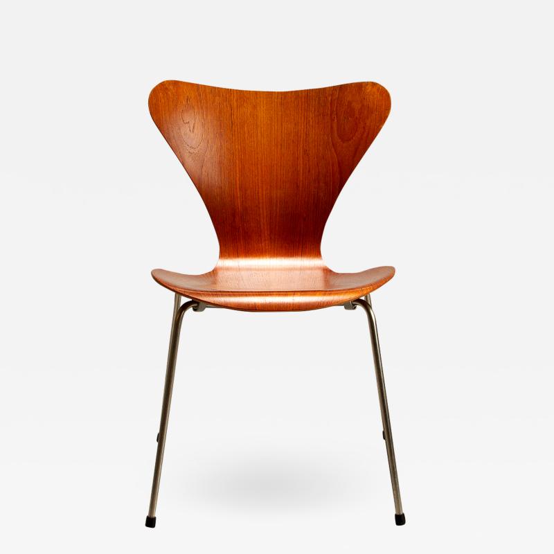 Arne Jacobsen Arne Jacobsen Series 7 Chair in Teak Denmark 1960s