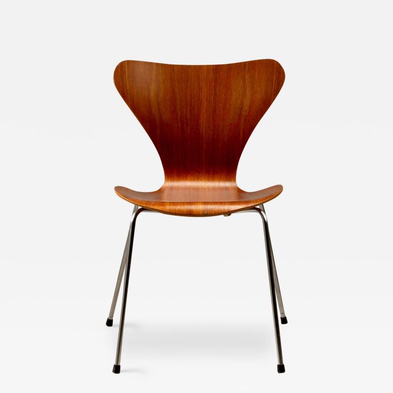 Arne Jacobsen Arne Jacobsen Series 7 Chair in Teak Denmark 1967