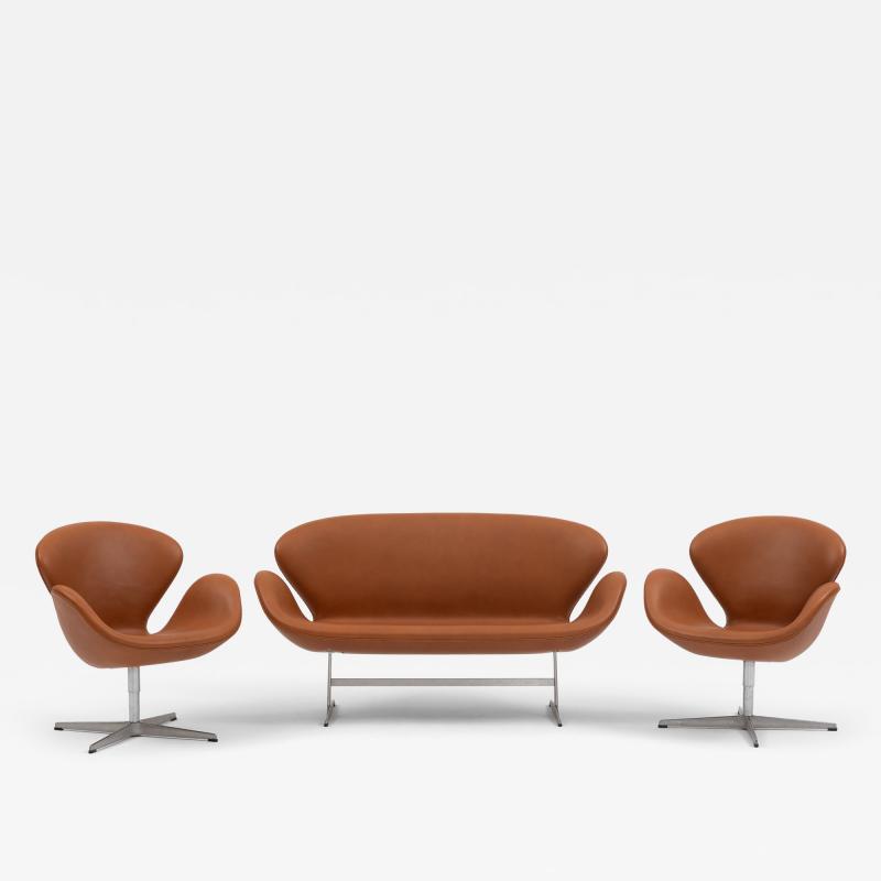 Arne Jacobsen Arne Jacobsen Swan Sofa Pair of Chairs in Cognac Leather Set of 3
