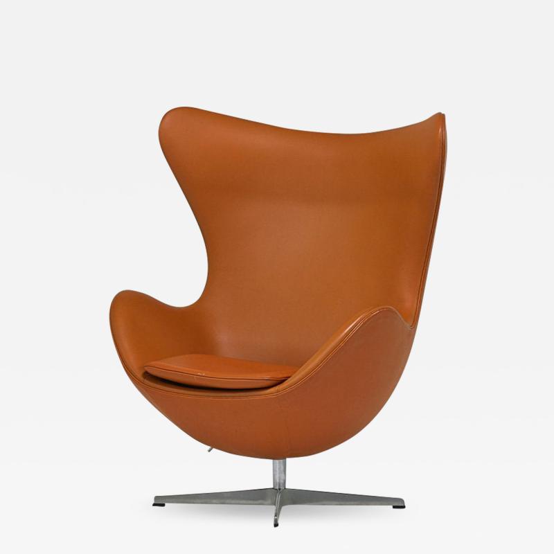 Arne Jacobsen Arne Jacobsen for Fritz Hansen Egg Chair Model 3316