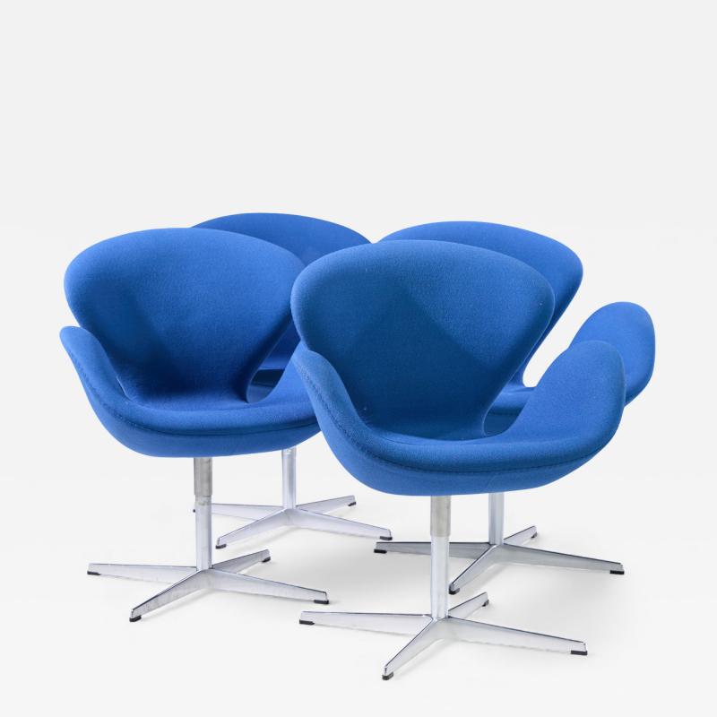 Arne Jacobsen Arne Jacobsen for Fritz Hansen Mid Century Swan Chairs Set of 4
