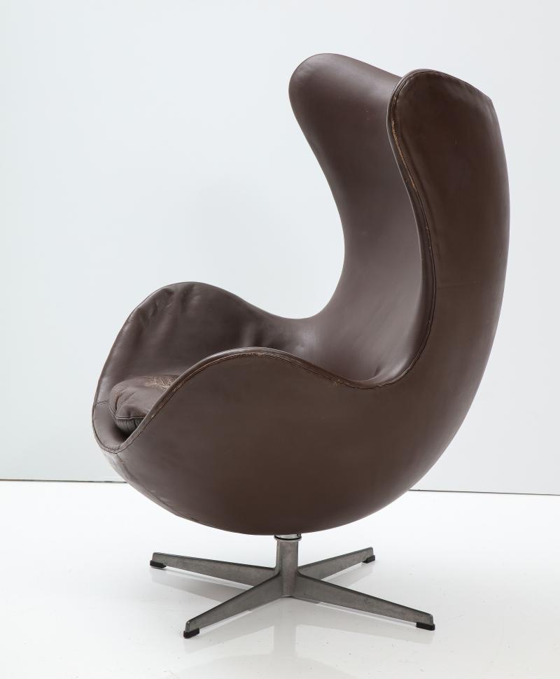 Arne Jacobsen Arne Jacobson 'Egg' Chair and Ottoman, Original Leather