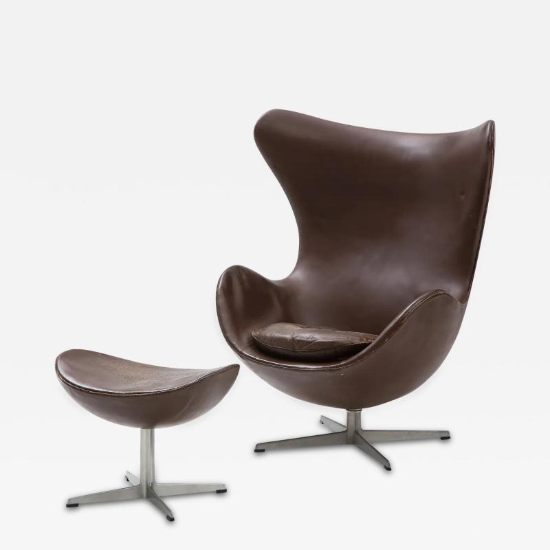 Arne Jacobsen Arne Jacobson Egg Chair and Ottoman Original Leather for Fritz Hansen 1976