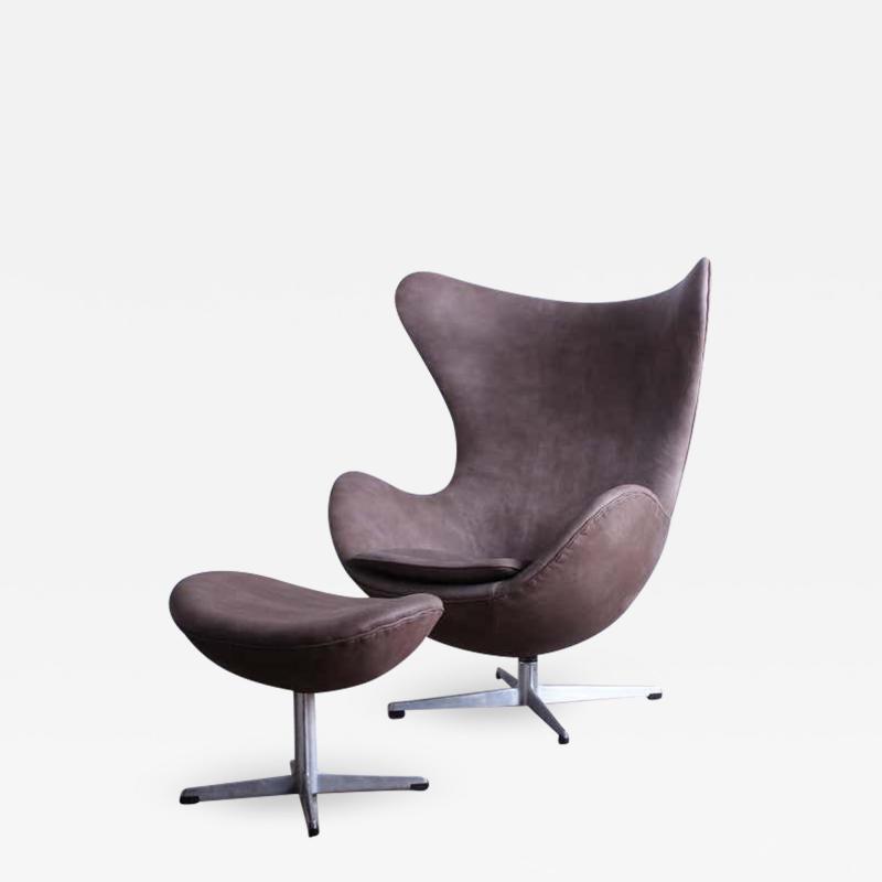 Arne Jacobsen Egg Chair and Ottoman by Arne Jacobsen for Fritz Hansen