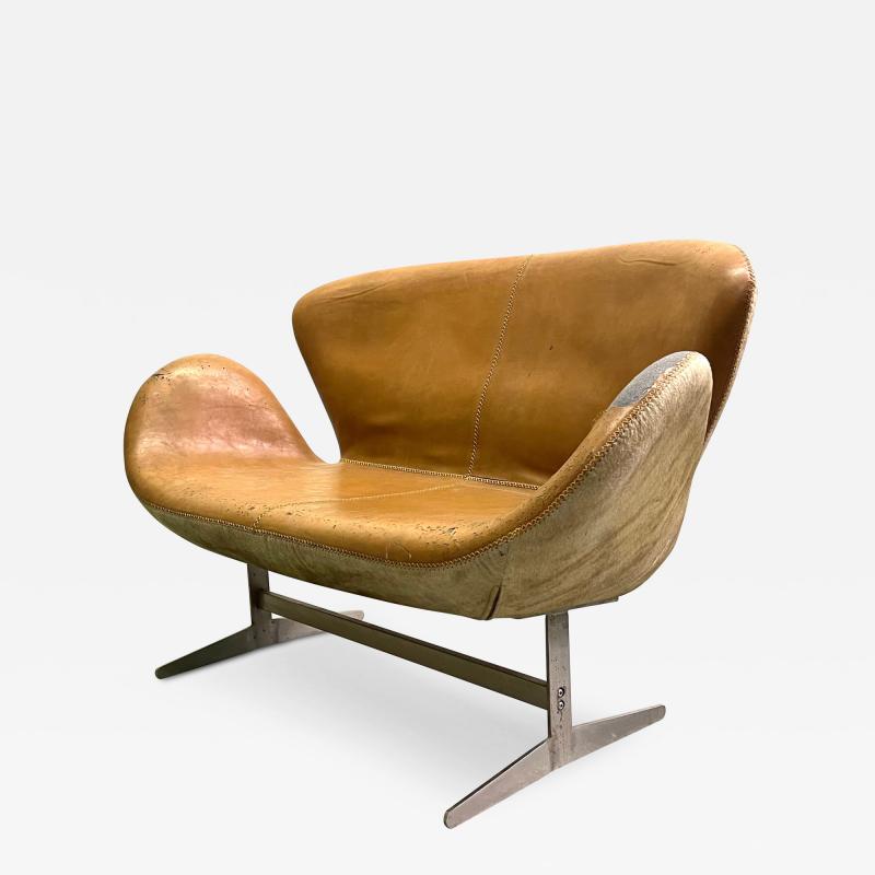 Arne Jacobsen Scandinavian Mid Century Organic Modern Leather Swan Sofa Attr to Arne Jacobsen