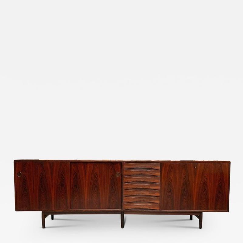 Arne Vodder ARNE VODDER SIDEBOARD FOR SIBAST MOBLER IN ROSEWOOD DENMARK 1960S