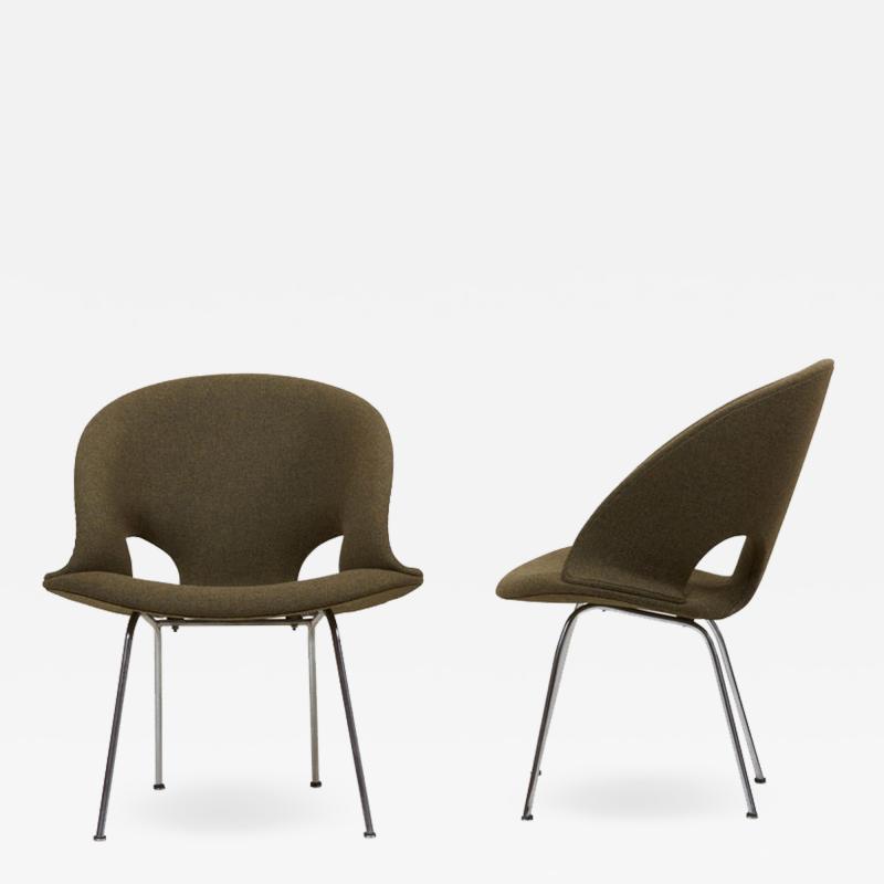 Arno Votteler Newly Upholstered Pair of Model 350 Lounge Chairs by Arno Votteler Walter Knoll