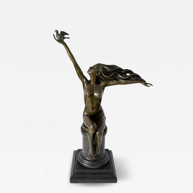 Art Deco Bronze Sculpture Woman with dove by A Gennarelli Paris circa 1925