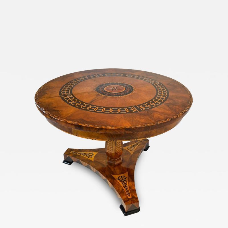 Biedermeier Center Table Walnut Veneer Maple Inlays Germany circa 1830