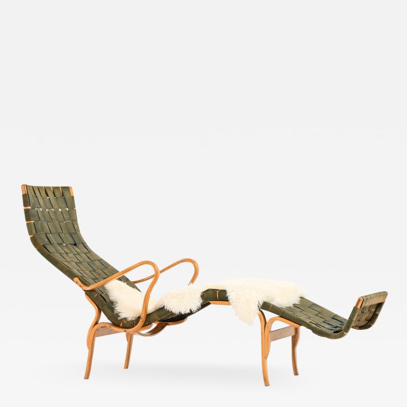 Bruno Mathsson Lounge Chair Model Pernilla 3 T 108 Produced by Karl Mathsson