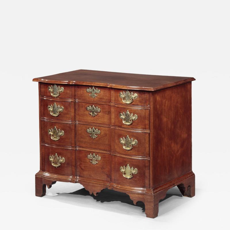 CHIPPENDALE BLOCKFRONT CHEST OF DRAWERS