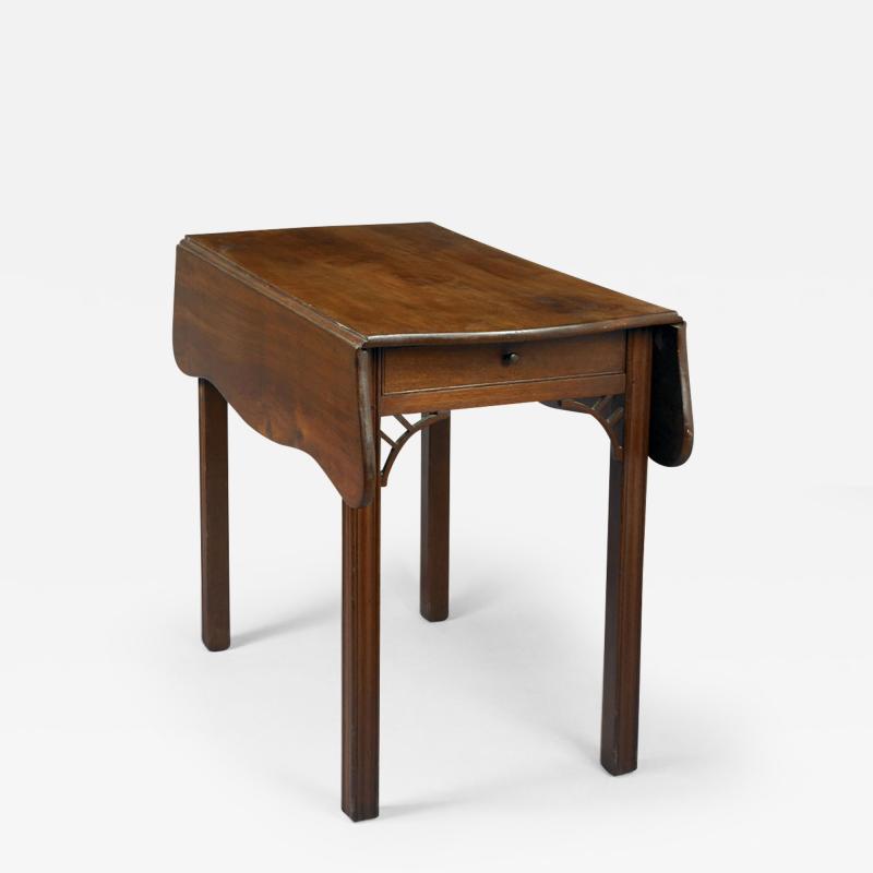 CHIPPENDALE PEMBROKE TABLE