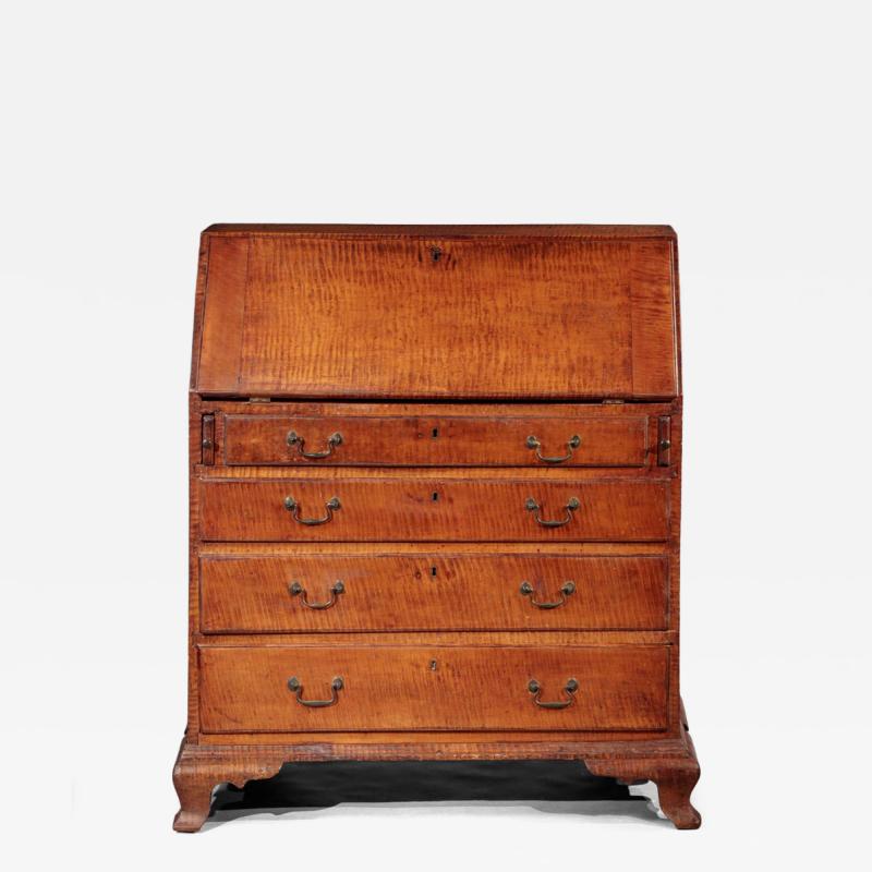 CHIPPENDALE SLANT FRONT DESK