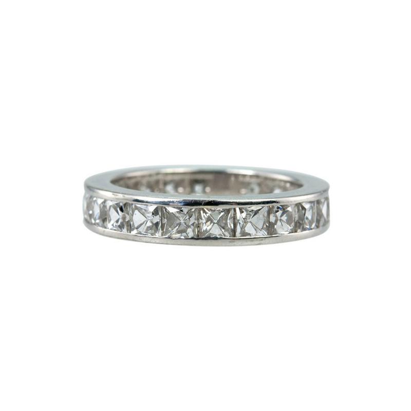 CONTEMPORARY FRENCH CUT DIAMOND BAND