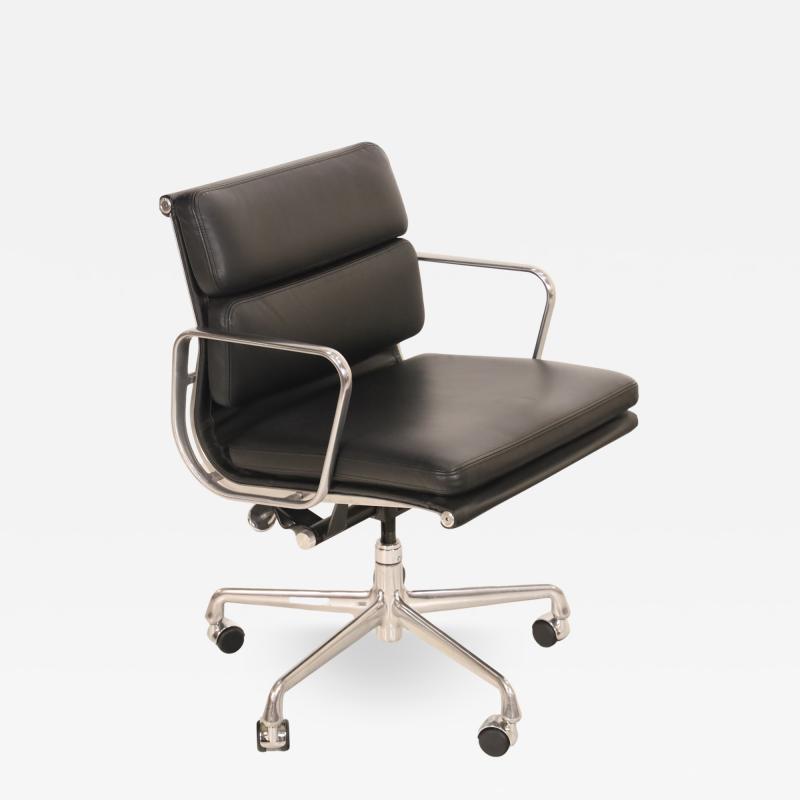 Charles Eames Mid Century Modern Executive Office Chair by Charles Eames for Herman Miller