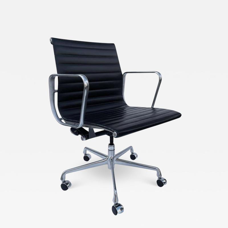 Charles Eames Pair Charles Eames for Herman Miller Aluminum Group Office Chair Black Leather