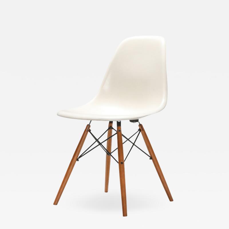 Charles Ray Eames Eames DSW Chair for Herman Miller 1960s