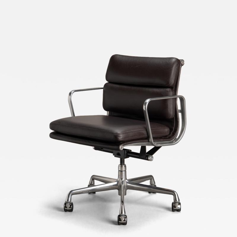 Charles Ray Eames Eames Soft Pad Management Chairs in Espresso Leather by Herman Miller