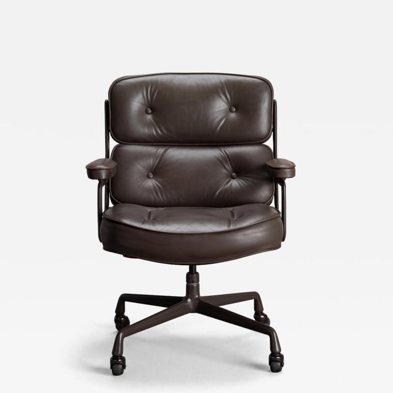 Charles Ray Eames Eames time Life Executive Chair by Herman Miller in Brown Leather Brown Frame