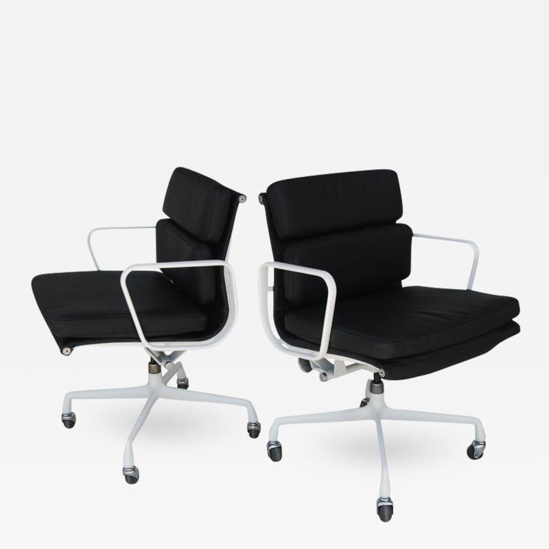 Charles Ray Eames Pair of Restored Herman Miller Eames Aluminum Group Management Chairs
