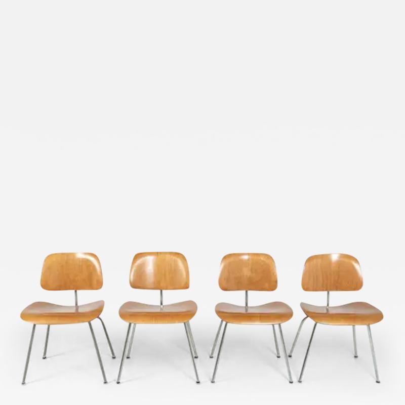 Charles Ray Eames Set of 4 First Edition Eames Evans DCM Chairs