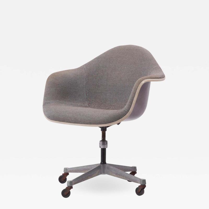Charles Ray Eames Swivel Chair with Casters by Ray Charles Eames for Herman Miller US 1960s