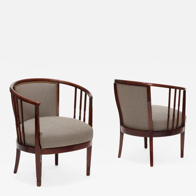 Charles Rennie Mackintosh Extraordinary Pair of Swedish Arts and Crafts chairs in beech