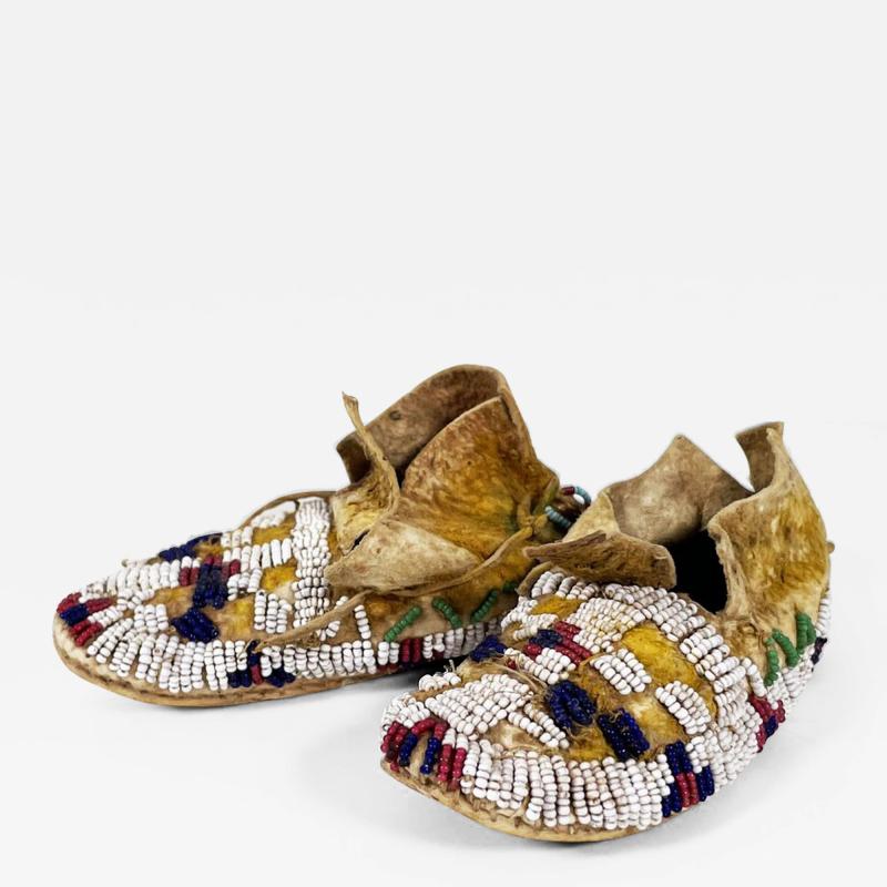 Cheyenne Arapaho infant moccasins