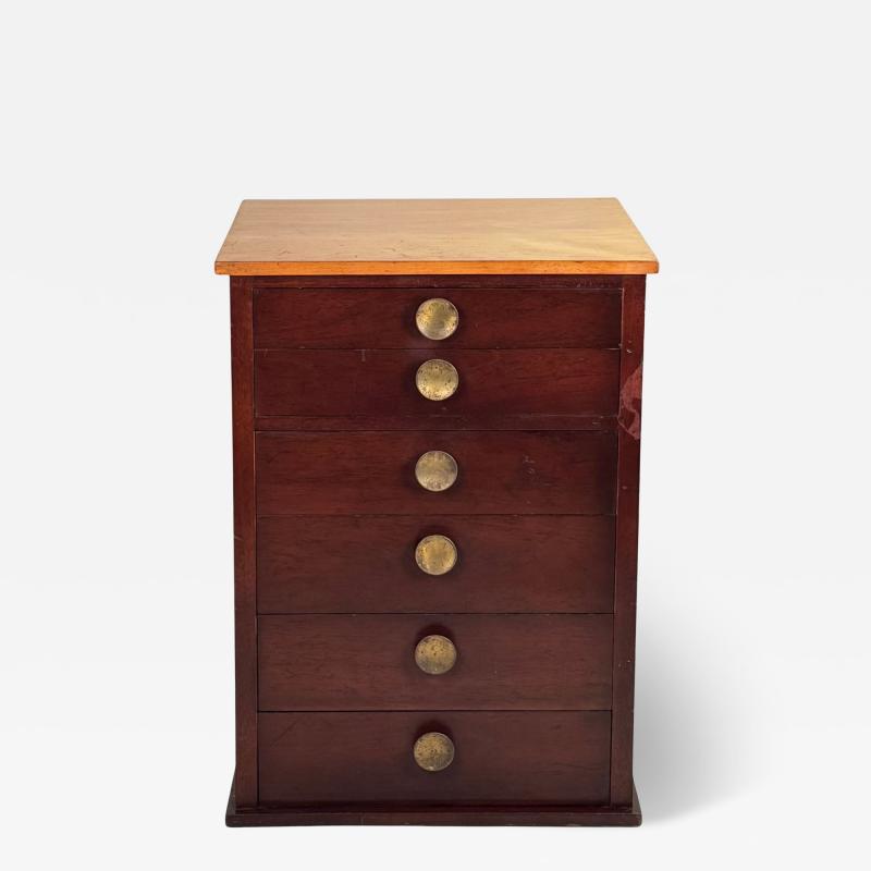 Chic Art Deco Column of Drawers in the Style of Gilbert Rohde