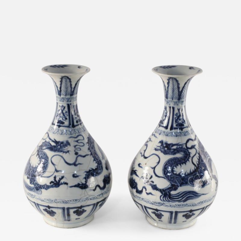 Chinese Blue and White Dragon Motif Jade Pot Spring Bottle Porcelain Vases