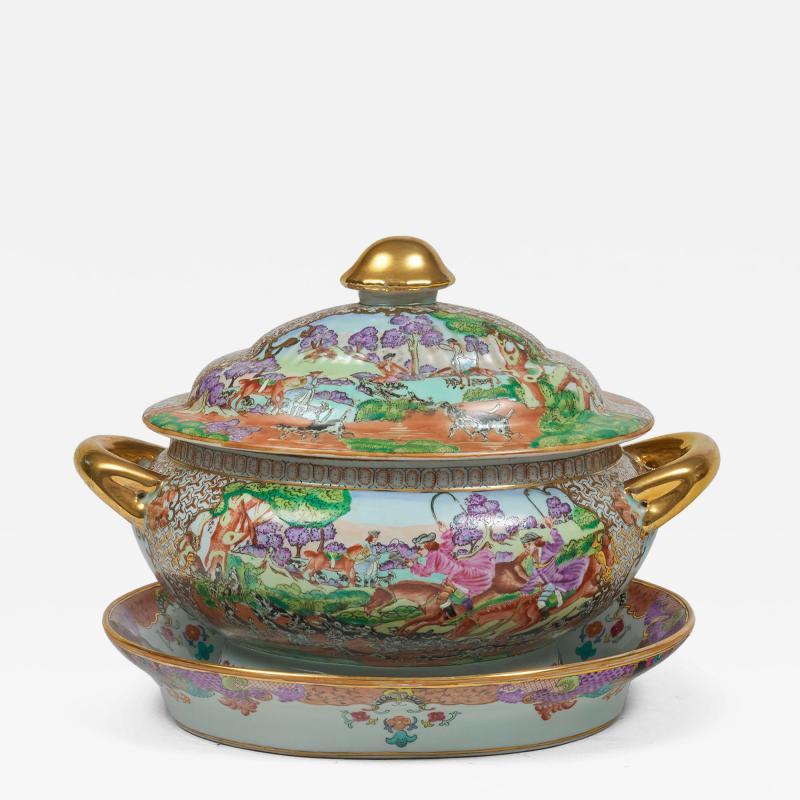 Chinese Export Covered Tureen and Stand Qianlong Style