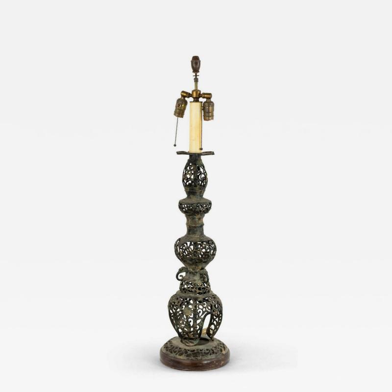 Chinese Style Black Iron Filigree Table Lamp