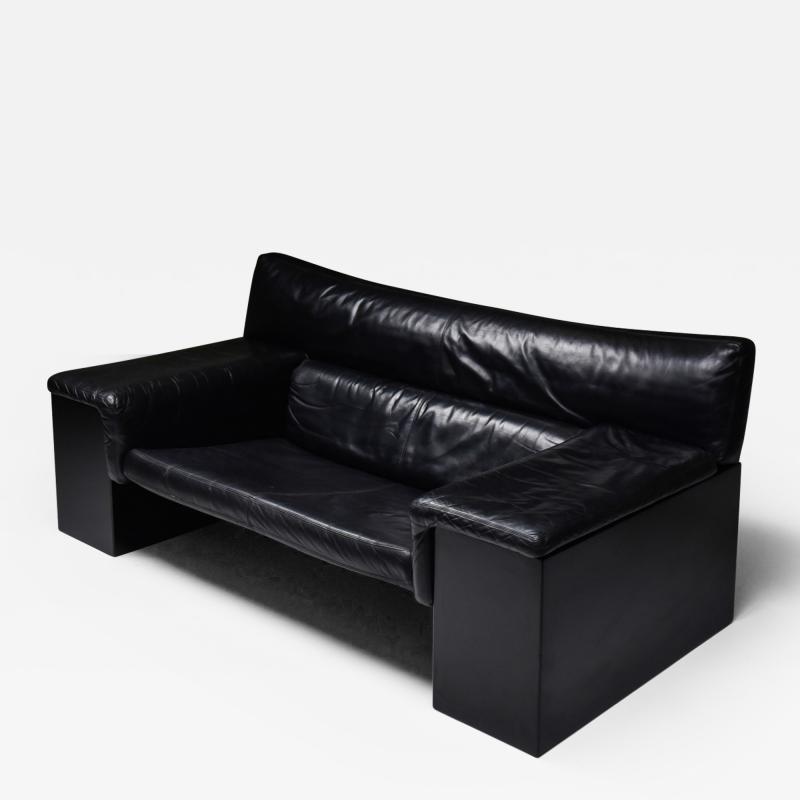 Cini Boeri Black Leather Italian design Cini Boeri Brigadier loveseats for Knoll 1980s