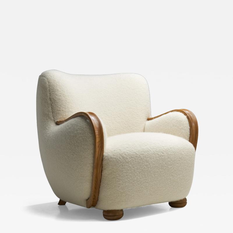 Danish Cabinetmaker Armchair with Curved Armrests Denmark 1940s