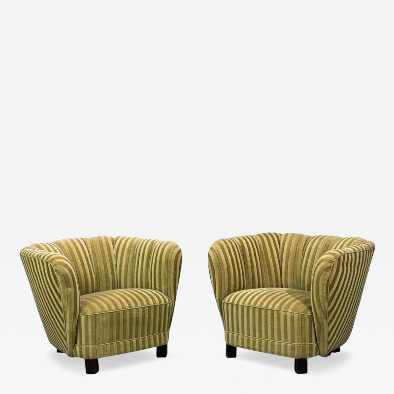 Danish Cabinetmaker Banana Lounge Chairs Beech Velour Denmark 1940s