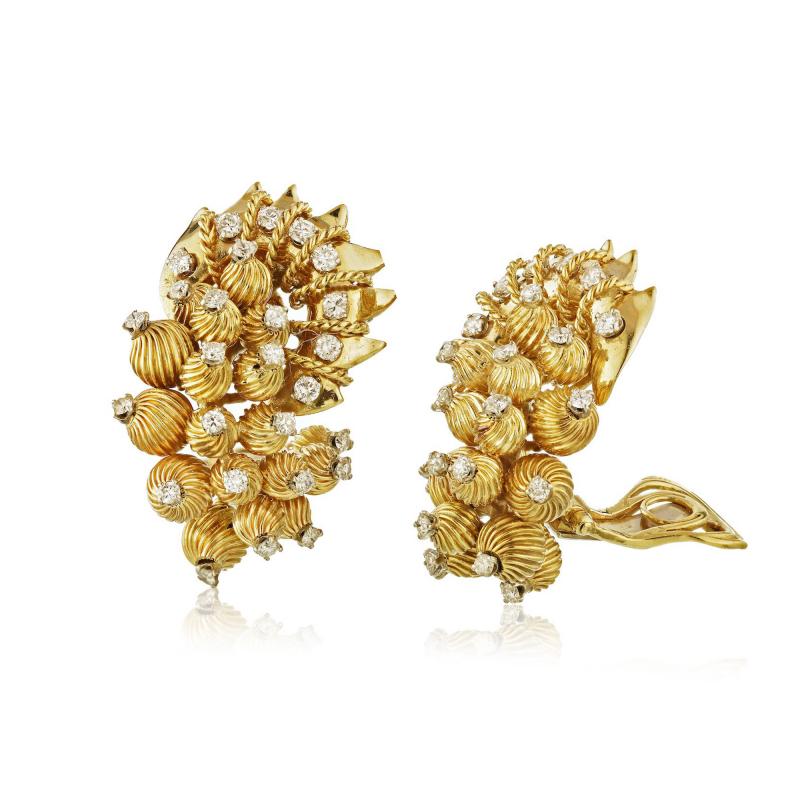 David Webb David Webb Sculpted Round Diamonds Earrings