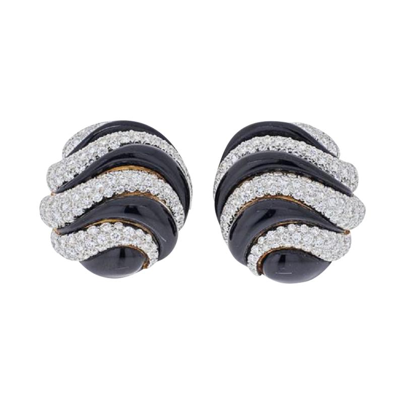 David Webb PLATINUM 18K YELLOW GOLD BLACK ENAMEL AND DIAMOND ROUND CLIP EARRINGS