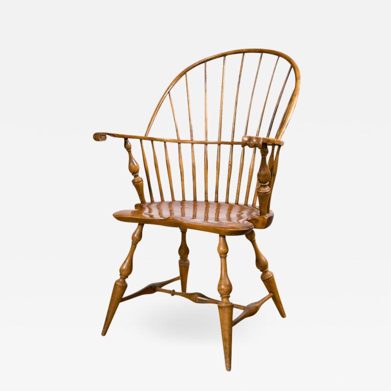 Early 19th Century Knuckle Arm Windsor Chair