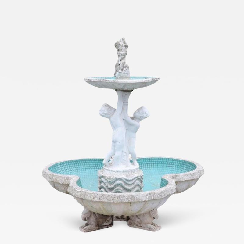 Early 20th Century Italian Rare Neoclassical Garden Fountain with Statue