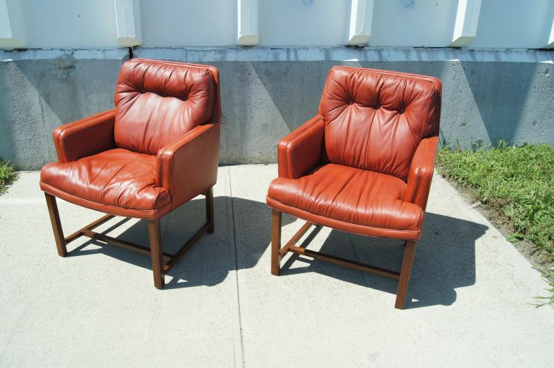 Edward Wormley - Russet Leather Armchair by Edward Wormley for Dunbar