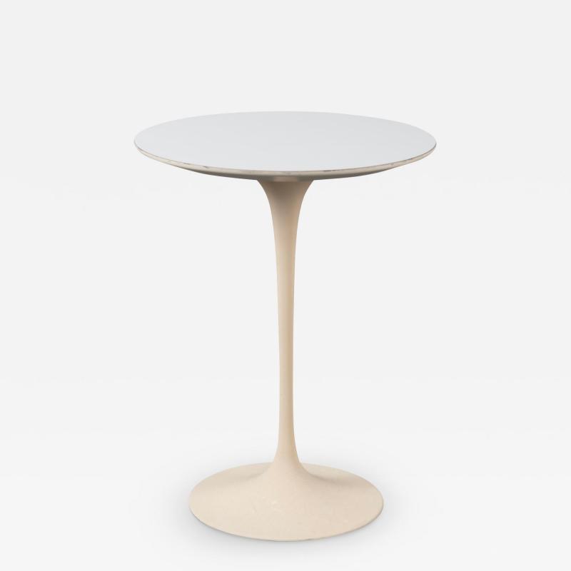 Eero Saarinen Early Knoll Saarinen 16 Pedestal Tulip Side Table in Laminate