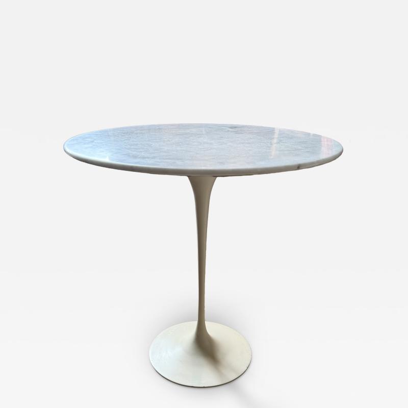 Eero Saarinen Eero Saarinen Round Tulip Table