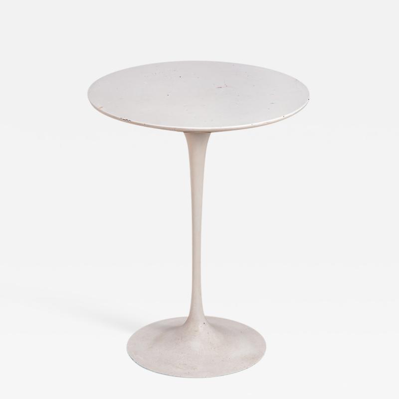 Eero Saarinen White Tulip Side Table For Knoll Eero Saarinen White Tulip Side Table For Knoll