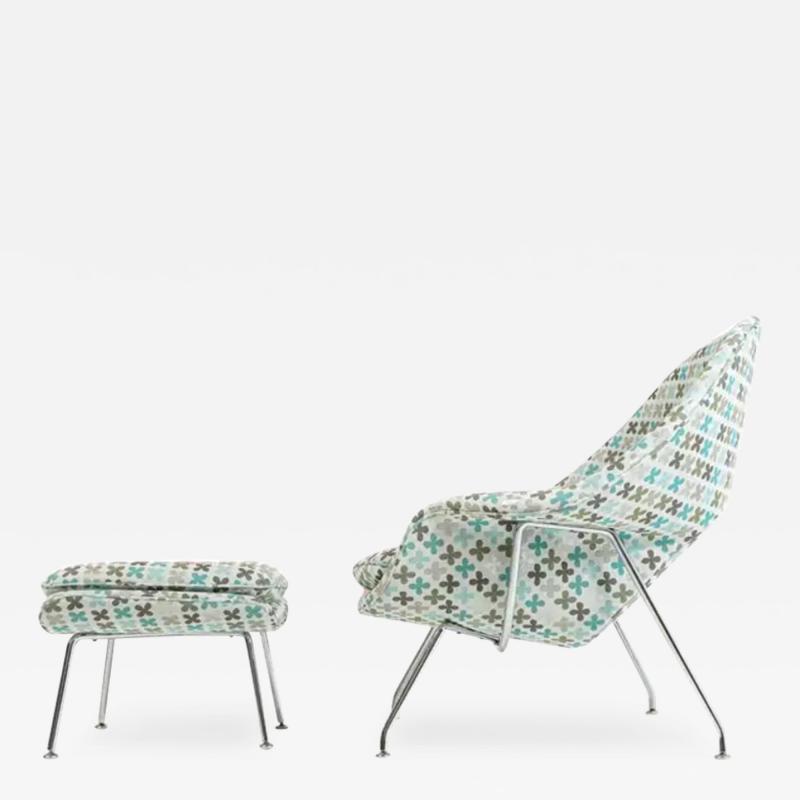 Eero Saarinen Eero Saarinen Womb Chair Ottoman Medium in Alexander Girard Quatrefoil Fabric
