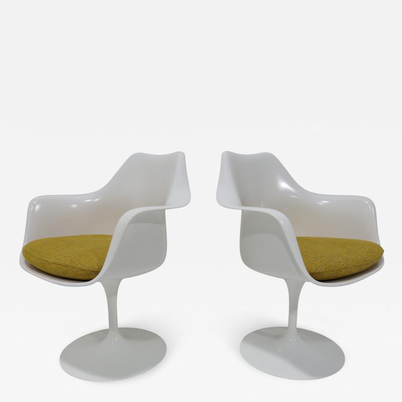Eero Saarinen Eero Saarinen for Knoll Tulip Chairs