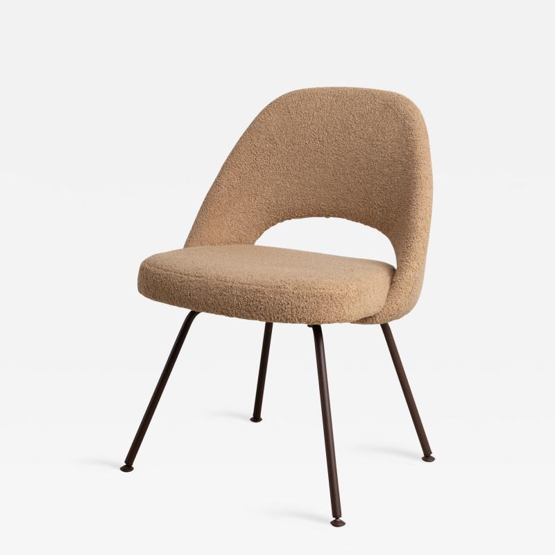 Eero Saarinen Knoll Saarinen Executive Armless Chairs in Boucl Bronze Coated Legs