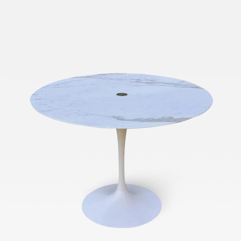 Eero Saarinen Mid Century Modern Knoll Tulip Dining Conference Table or Desk in White Marble