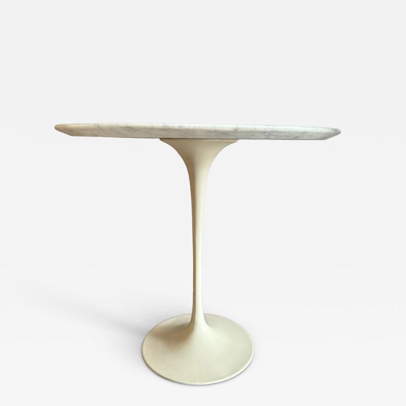 Eero Saarinen Original Eero Saarinen oval side table