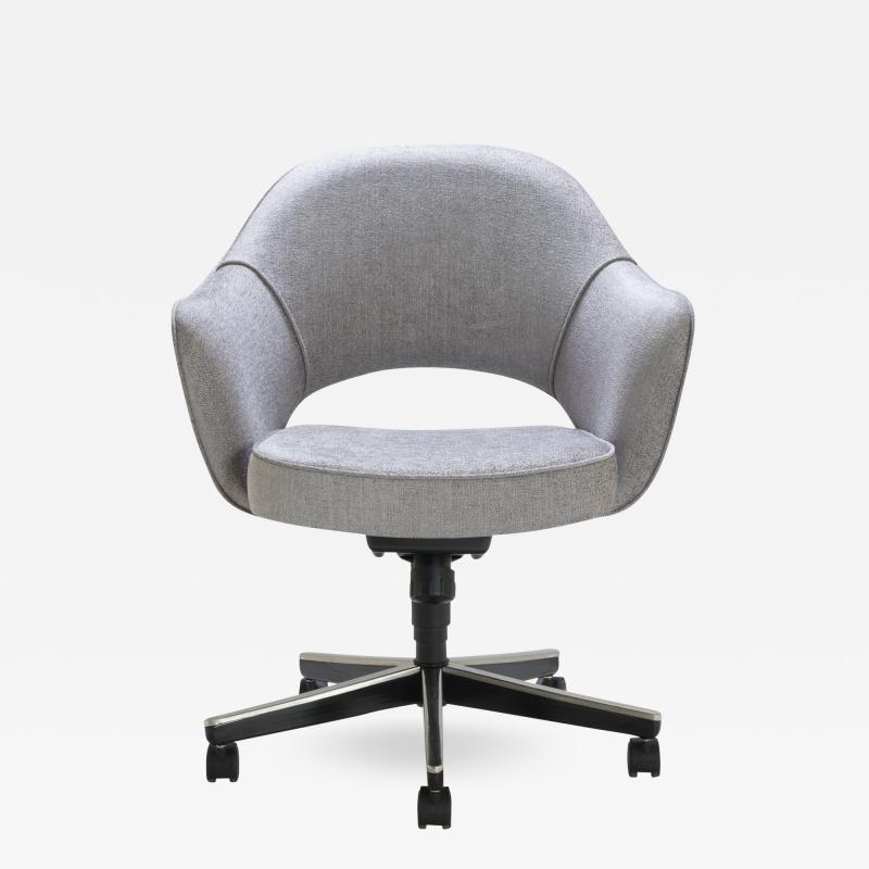 Eero Saarinen Saarinen Executive Arm Chair in Sterling Weave Swivel Base